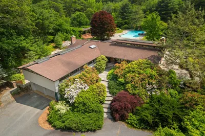 53 Stonehedge Rd 1