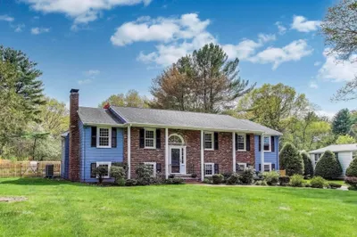 24 Spruce Dr