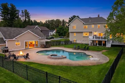 8 Turner Drive 1