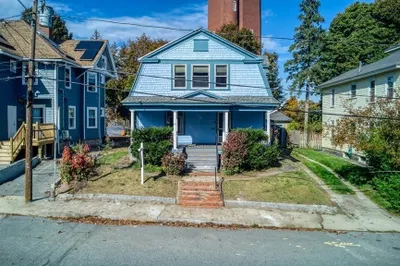 24 Yale St 1