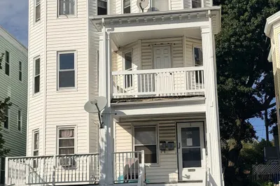 302 Washington St #2 1