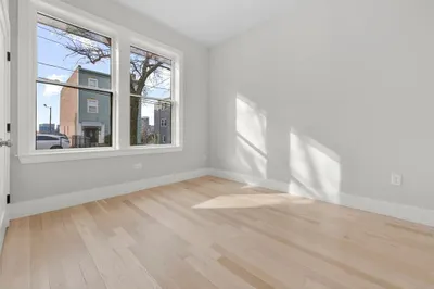 160 Webster St #1