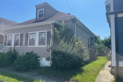 15 Ball St