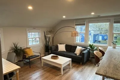 6 Railroad Avenue #B 1