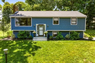 75 Captain Peirce Rd