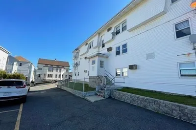 109 Langley St #4