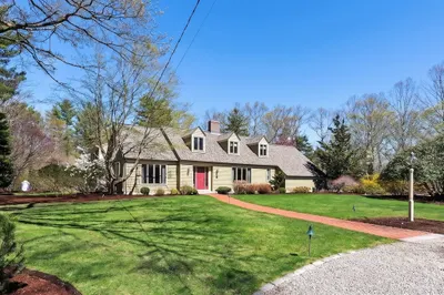 37 Mast Hill Rd