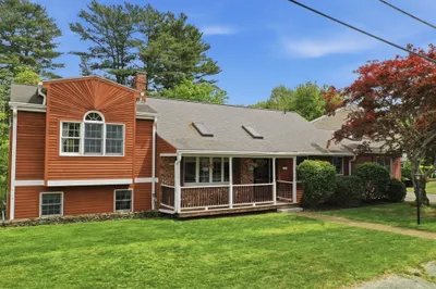 84 Patricia Ln 1