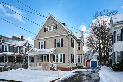 22 Howard St