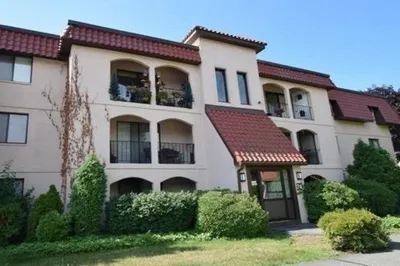 685 Oak St #6-2 1
