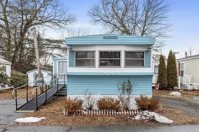 38 Mobile Ave 1