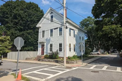 81/2 Russia St