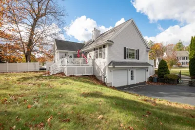 75 Border Winds Ave