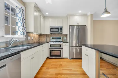 83 Dresser St #83 1