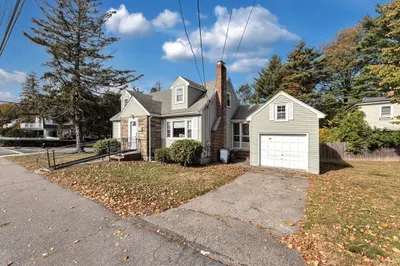 49 Summit St 1