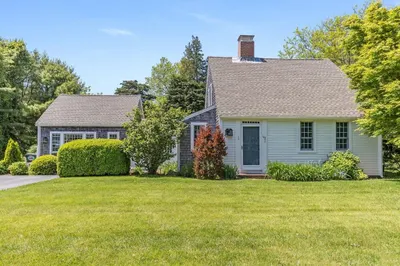 142 Monument Rd 1