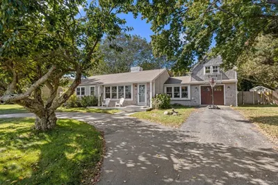 17 Musquashicut Ave 1