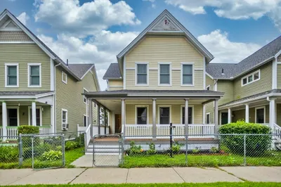 322 Elm St
