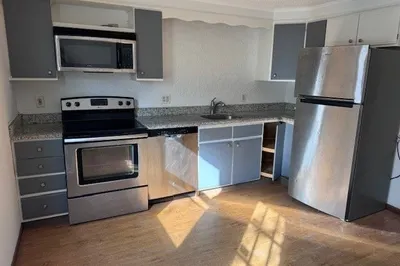 250 Congress Ave #16