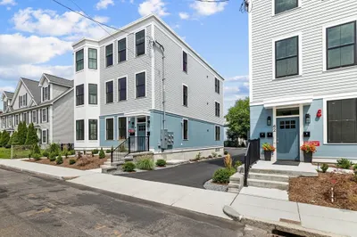 40 Waverly St #2