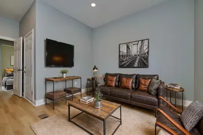 240 E St #3