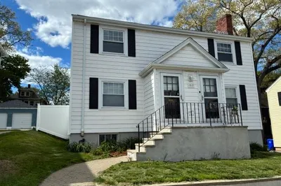 1517 Centre St 1