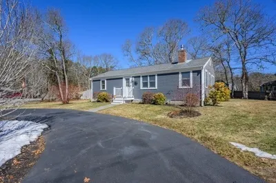 16 Hazelwood Road