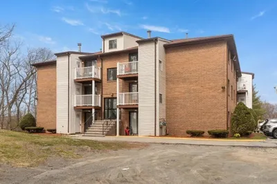 100 Cass Ave #7B
