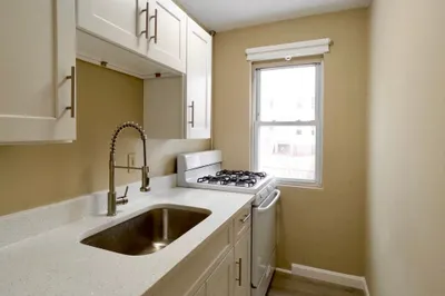 25 Oakland Ave #2R