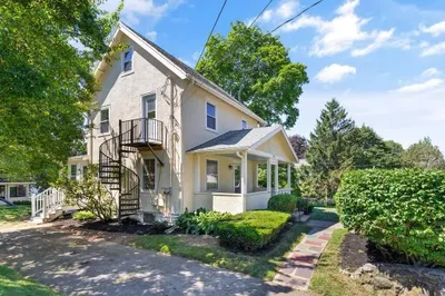 192 Salem St 1