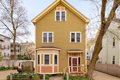 13 HuBBard Street #B 1