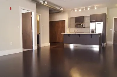154 W 2nd St #204