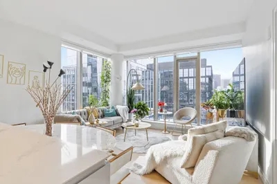 135 Seaport Blvd #2105 1