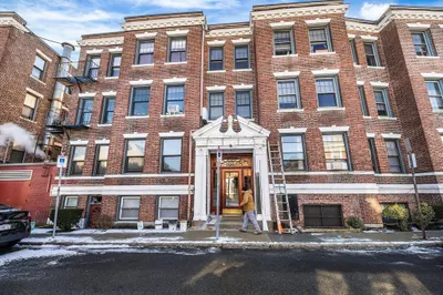 100 Lanark Rd #8 1