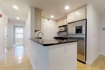 121 Centre St #203