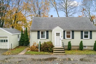 19 Cedar St