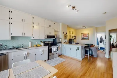 118 Gladstone St #3