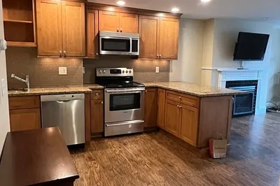 2 S. Cedar Pl #2