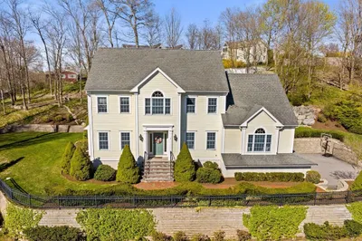 4 Baker Hill Dr