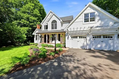 102 Oakridge Drive 1