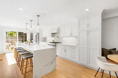 8 Hancock St