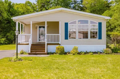 82 George's Loop