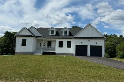 2 Clubhouse Way 1