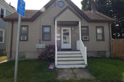 158 Adams St 1