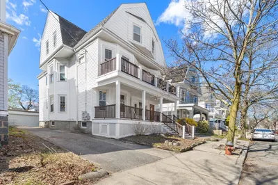 18 Paulina St #1