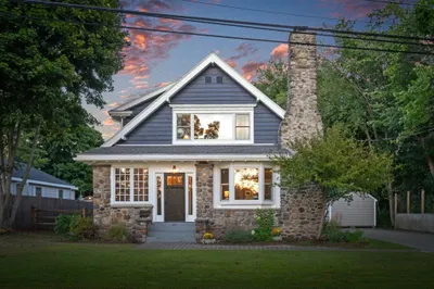 67 Pond St 1