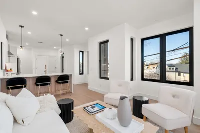 84 Prospect St #202 1
