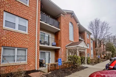 34 Maple Crest Cir #F
