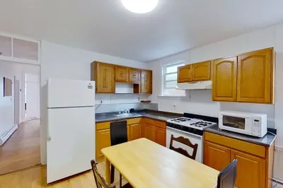60 Calumet St #2