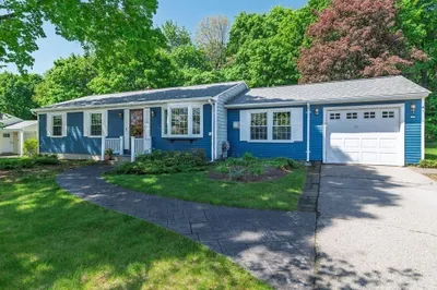 96 Sleepy Hollow Dr 1